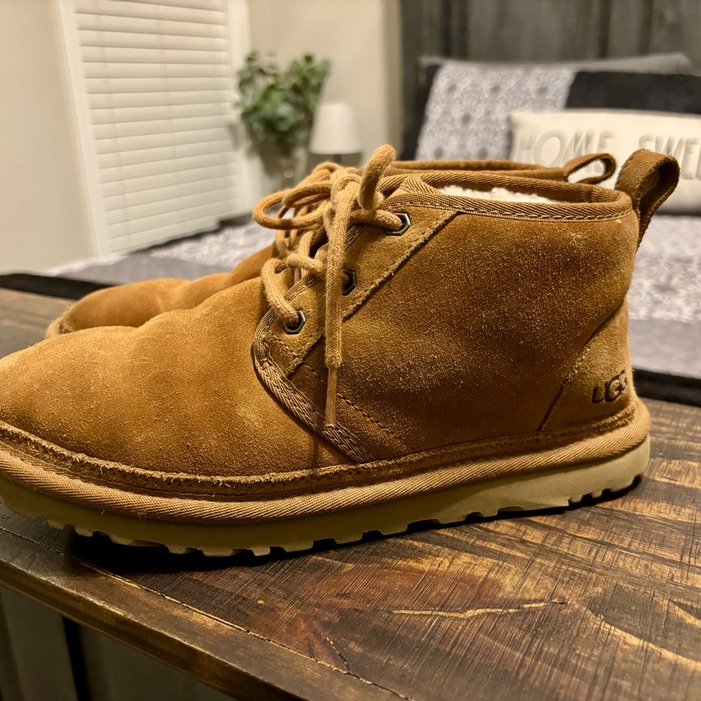 UGG Women Chestnut Suede Lace-Up Boots